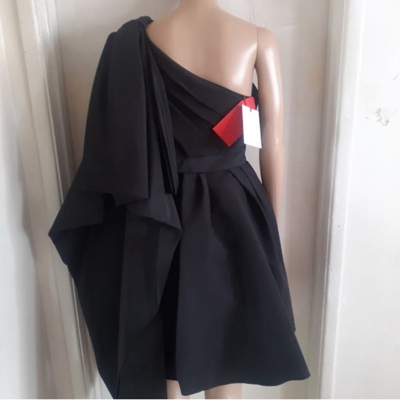 Carolina Herrera Black Silk fit and flare dress with large bow size US 2, 6 - Picture 2 of 9